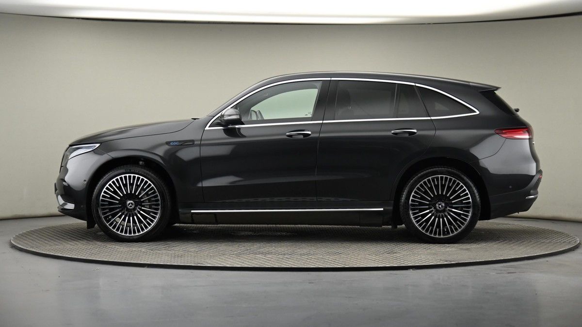 Mercedes-Benz EQC Image 23