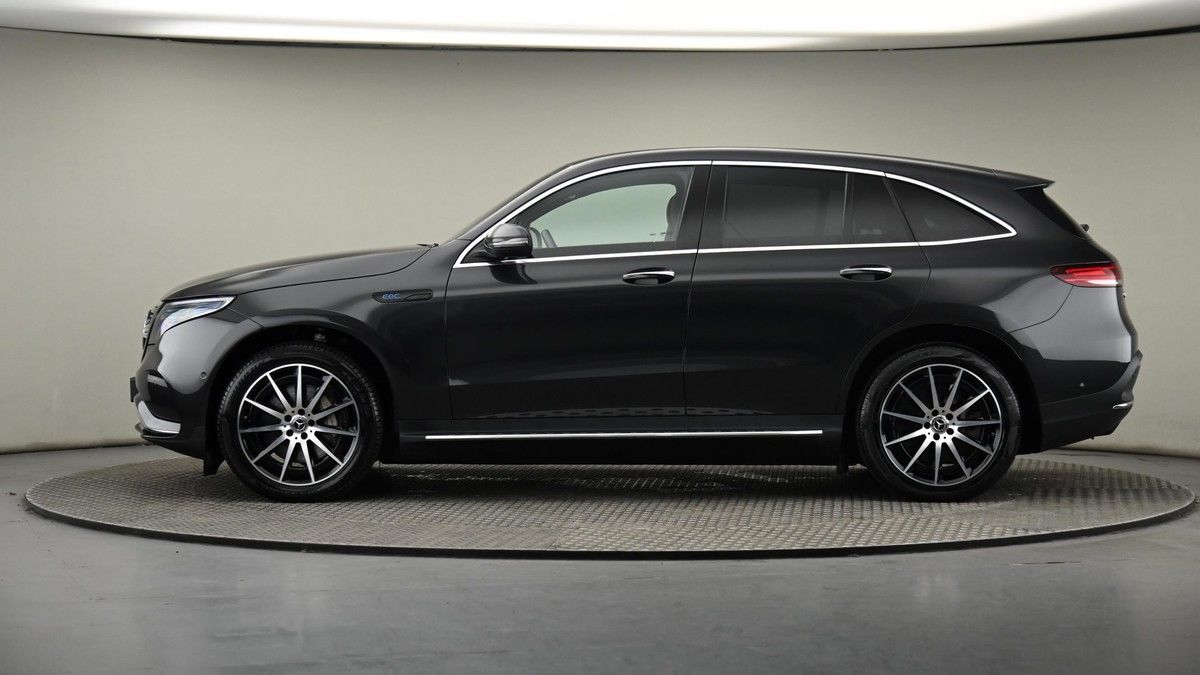 Mercedes-Benz EQC Image 22