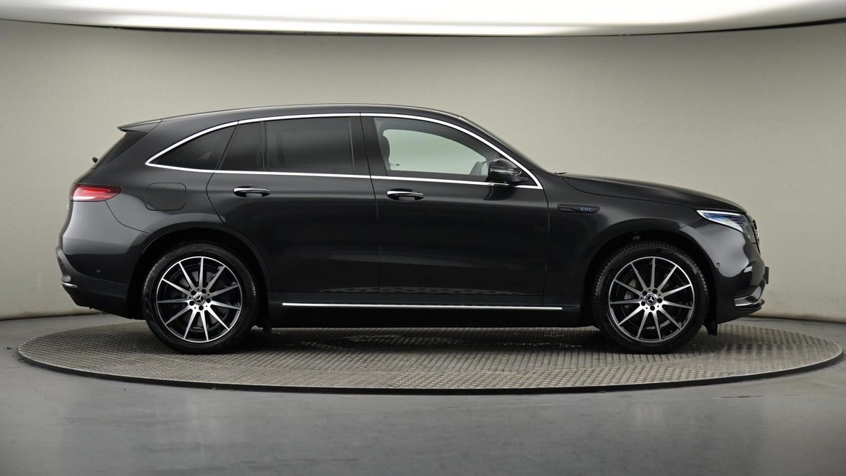 Mercedes-Benz EQC Image 26