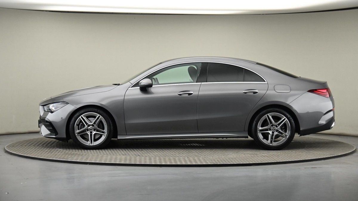 Mercedes-Benz CLA Image 22