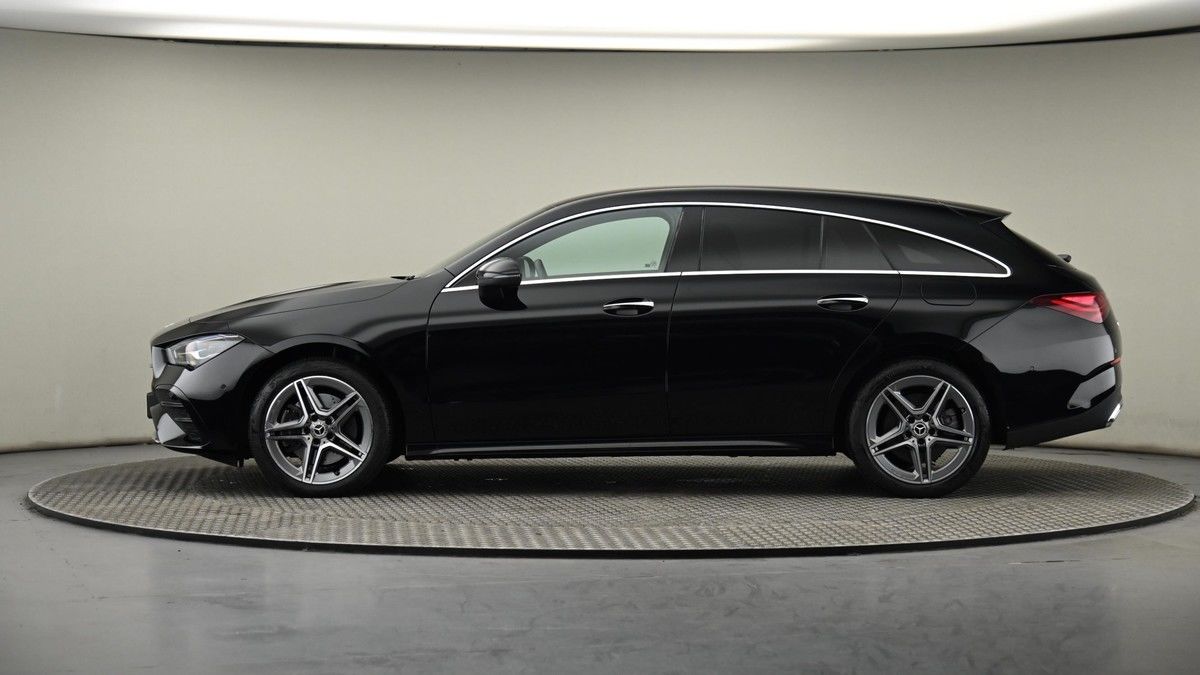 Mercedes-Benz CLA Image 23