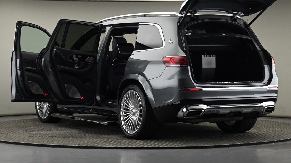 Mercedes-Benz Maybach GLS Image 30
