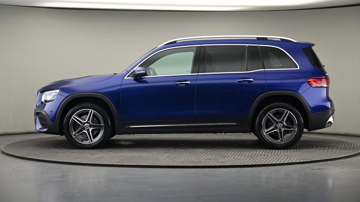 Mercedes-Benz GLB Image 23