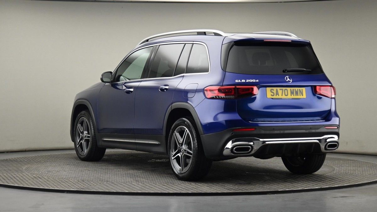 Mercedes-Benz GLB Image 24