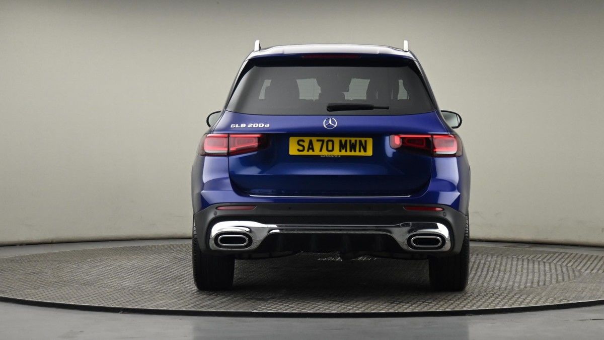 Mercedes-Benz GLB Image 25