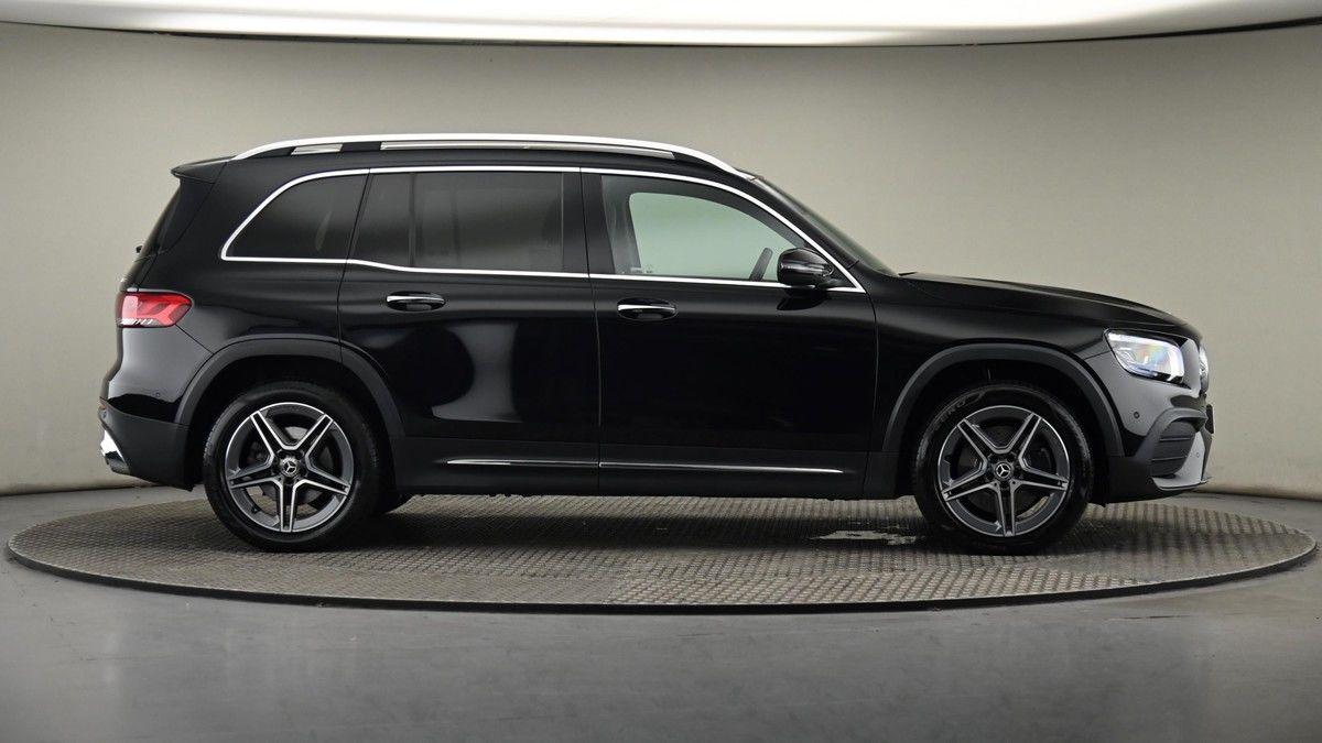 Mercedes-Benz GLB Image 27