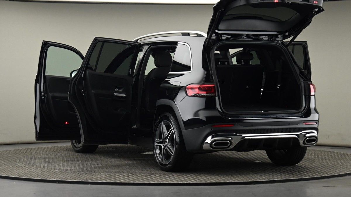 Mercedes-Benz GLB Image 29