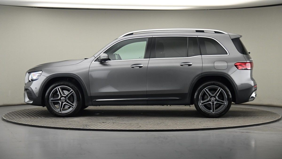 Mercedes-Benz GLB Image 23