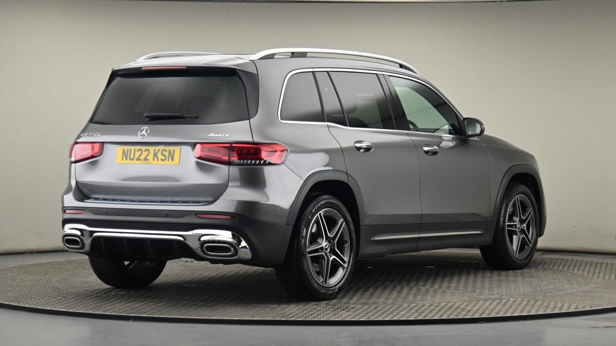 Mercedes-Benz GLB Image 26