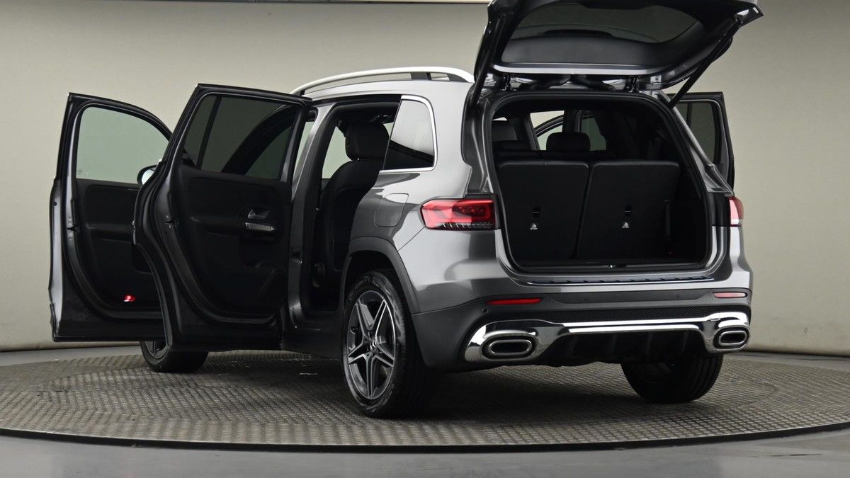 Mercedes-Benz GLB Image 29