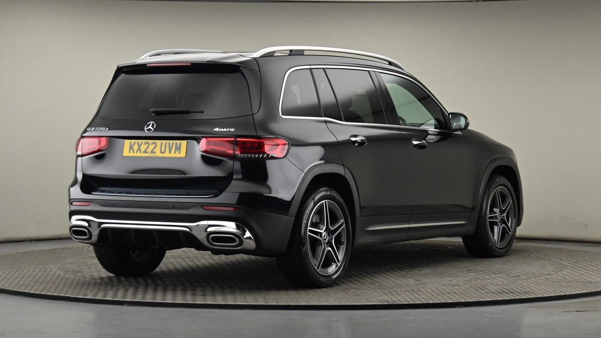 Mercedes-Benz GLB Image 26