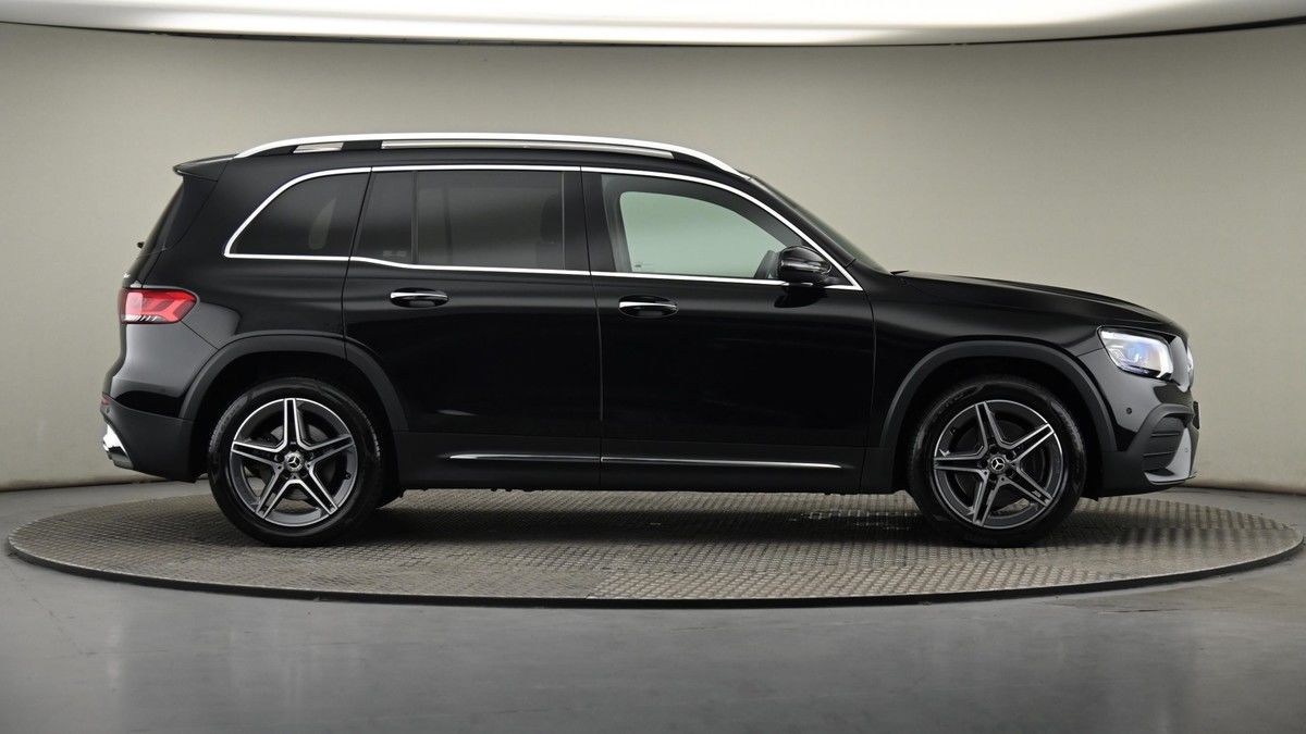 Mercedes-Benz GLB Image 27