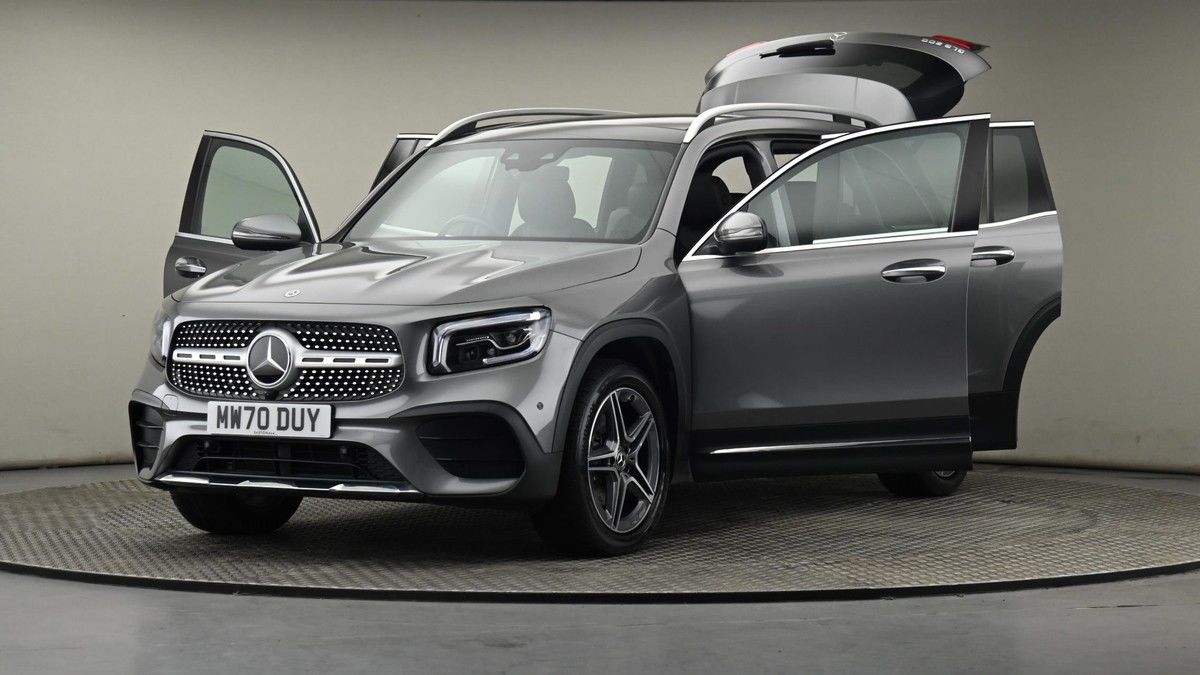 Mercedes-Benz GLB Image 28