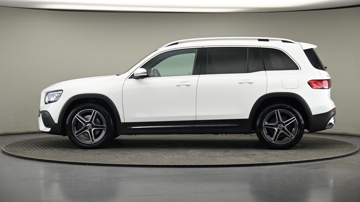 Mercedes-Benz GLB Image 23