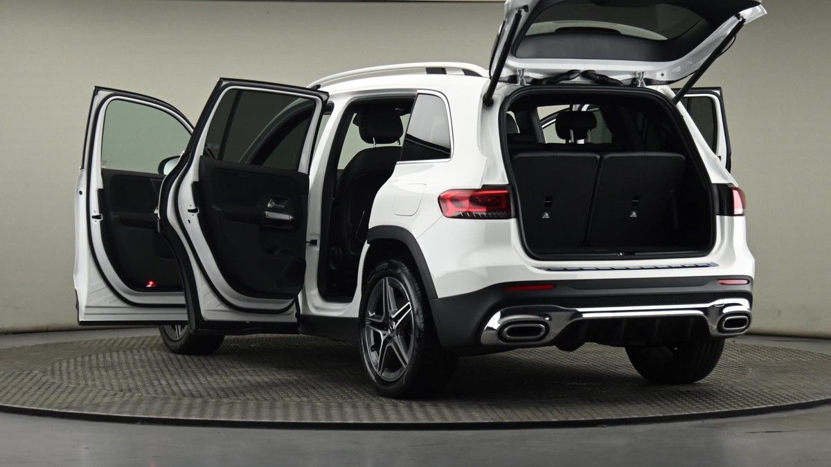 Mercedes-Benz GLB Image 29