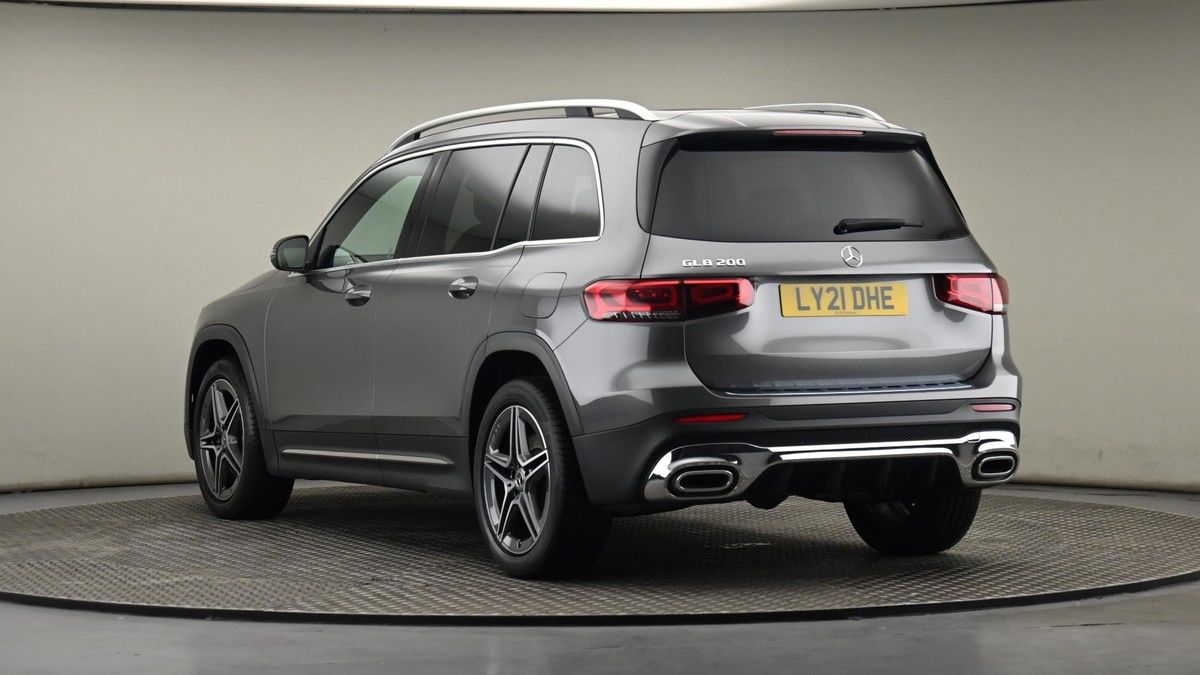 Mercedes-Benz GLB Image 24