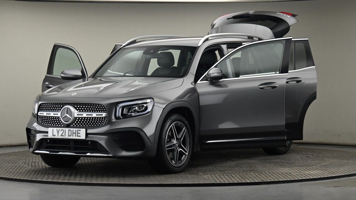 Mercedes-Benz GLB Image 28