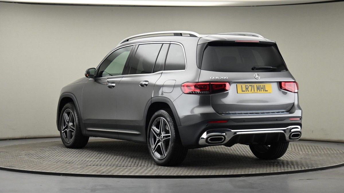 Mercedes-Benz GLB Image 24