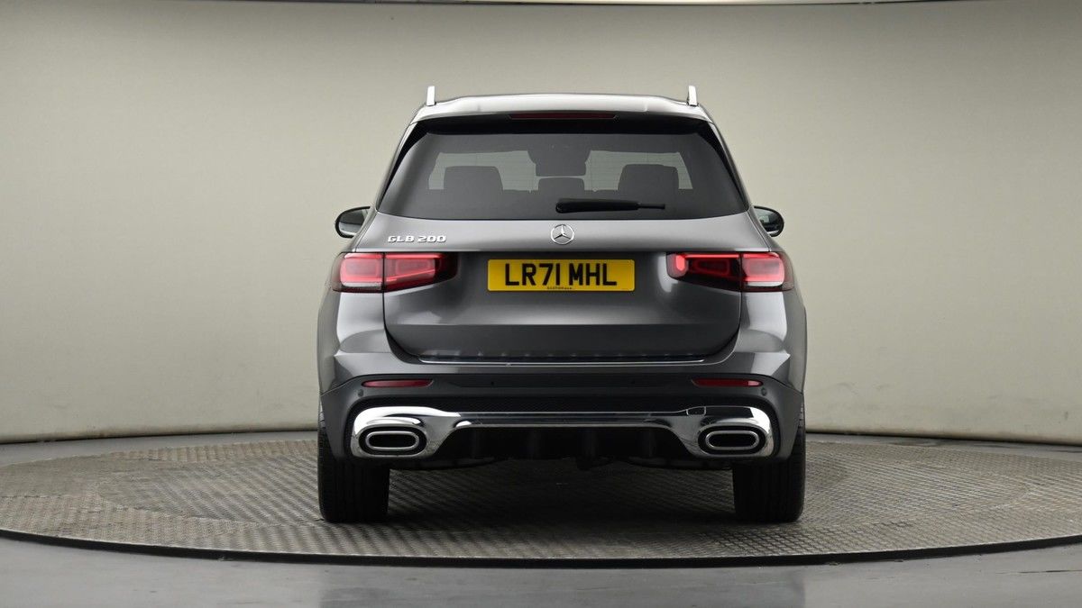 Mercedes-Benz GLB Image 25