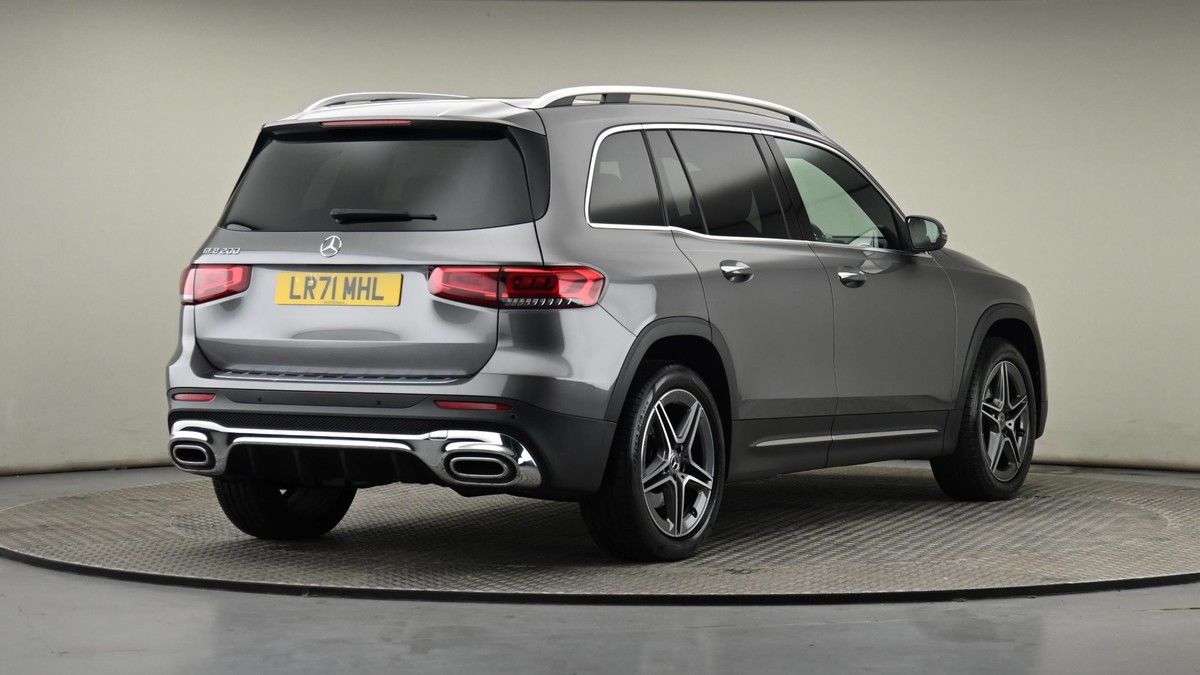 Mercedes-Benz GLB Image 26
