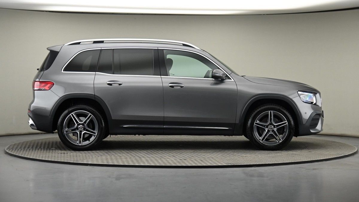 Mercedes-Benz GLB Image 27
