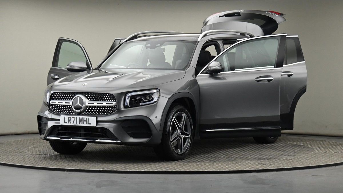 Mercedes-Benz GLB Image 28