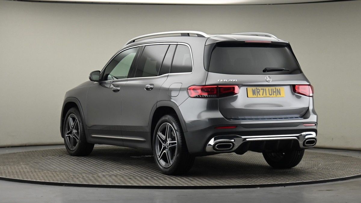 Mercedes-Benz GLB Image 24
