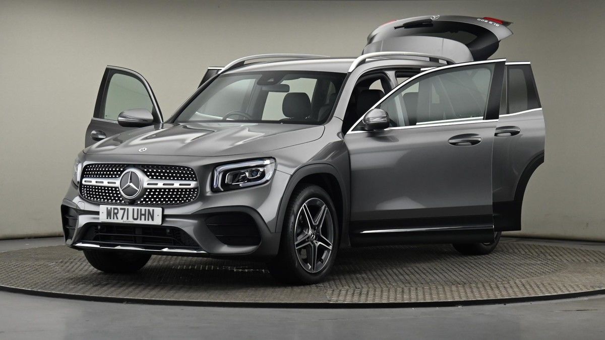 Mercedes-Benz GLB Image 28