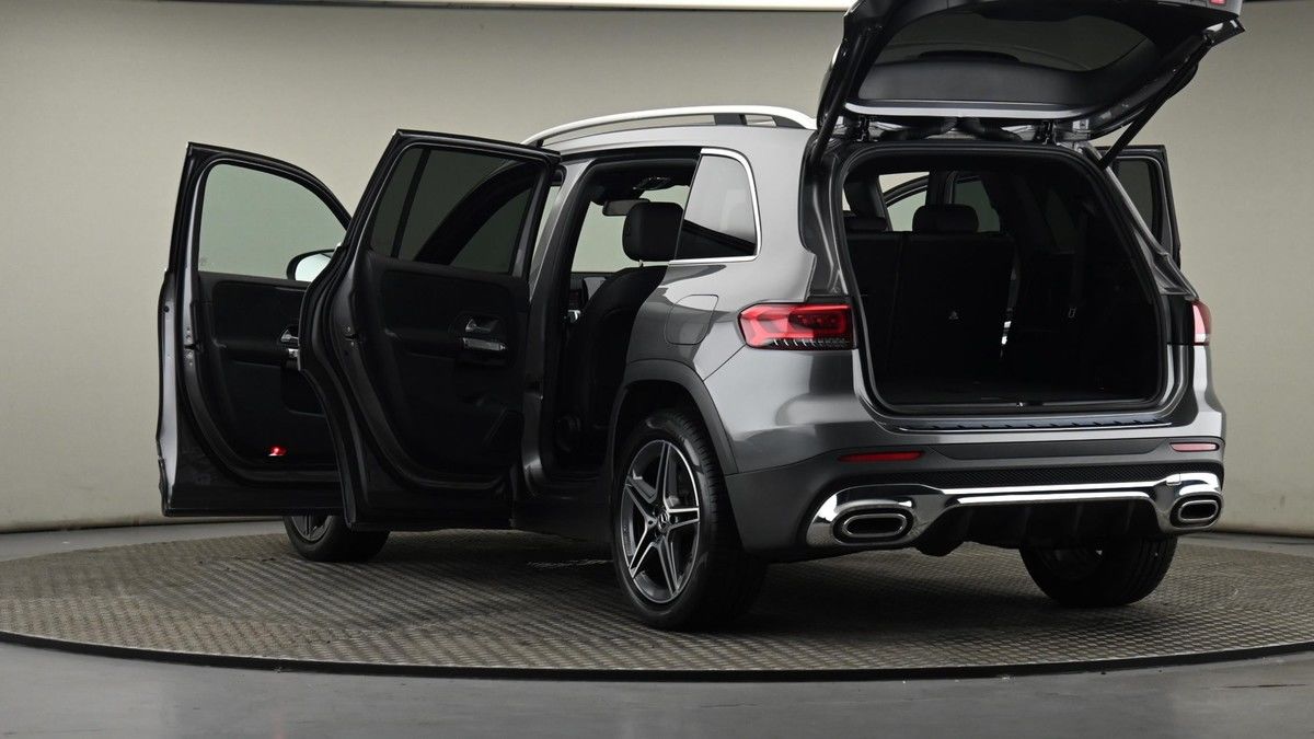 Mercedes-Benz GLB Image 29