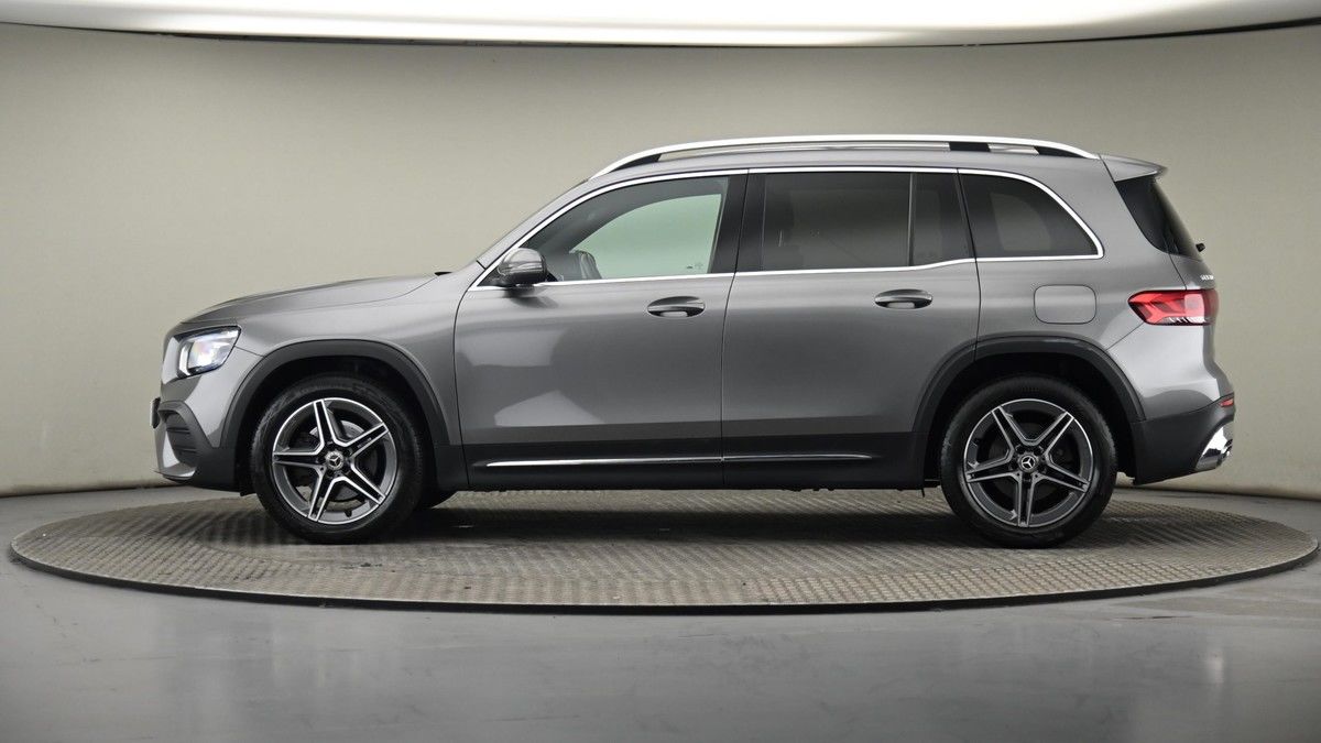 Mercedes-Benz GLB Image 23