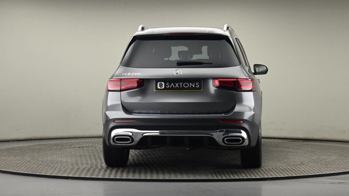 Mercedes-Benz GLB Image 25