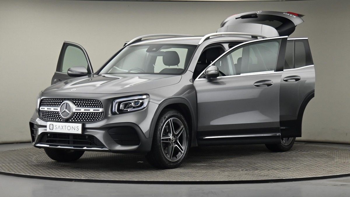 Mercedes-Benz GLB Image 28