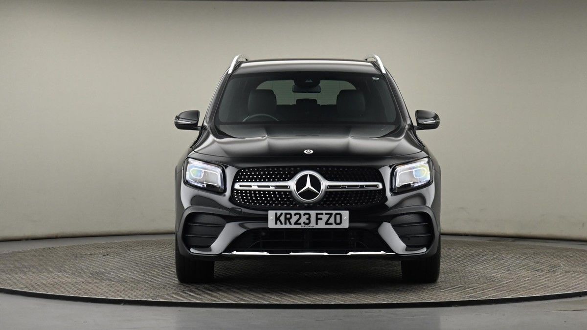 Mercedes-Benz GLB Image 21