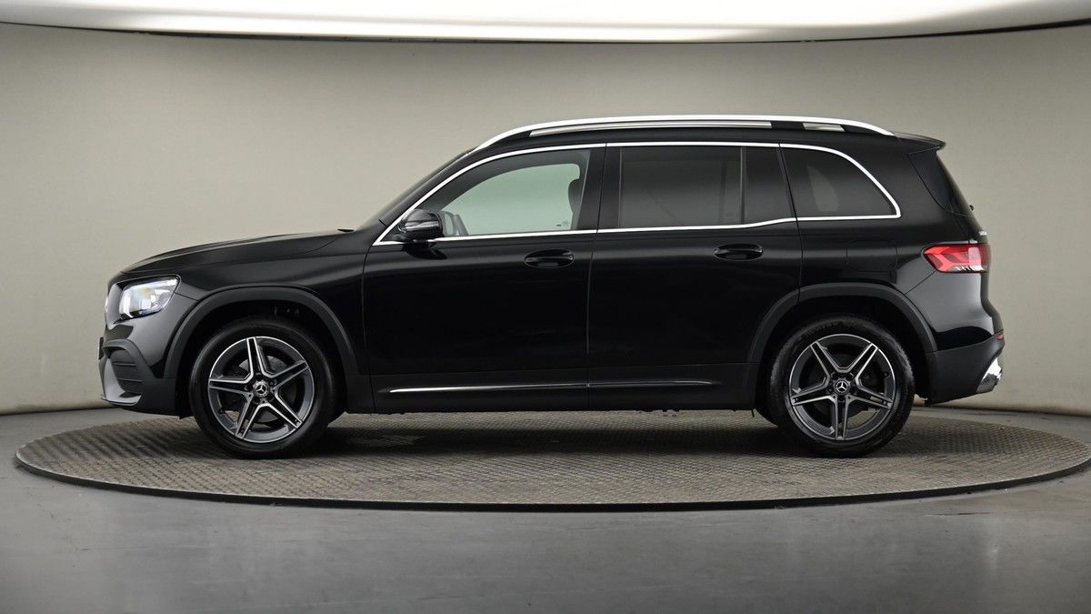 Mercedes-Benz GLB Image 23