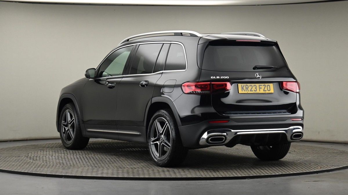 Mercedes-Benz GLB Image 24