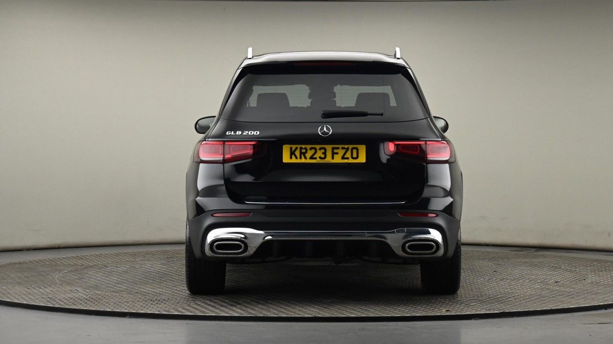 Mercedes-Benz GLB Image 25