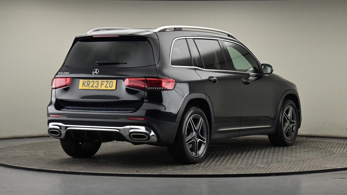 Mercedes-Benz GLB Image 26