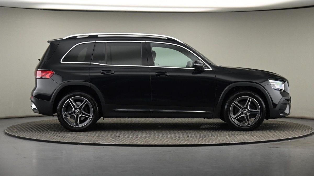 Mercedes-Benz GLB Image 27