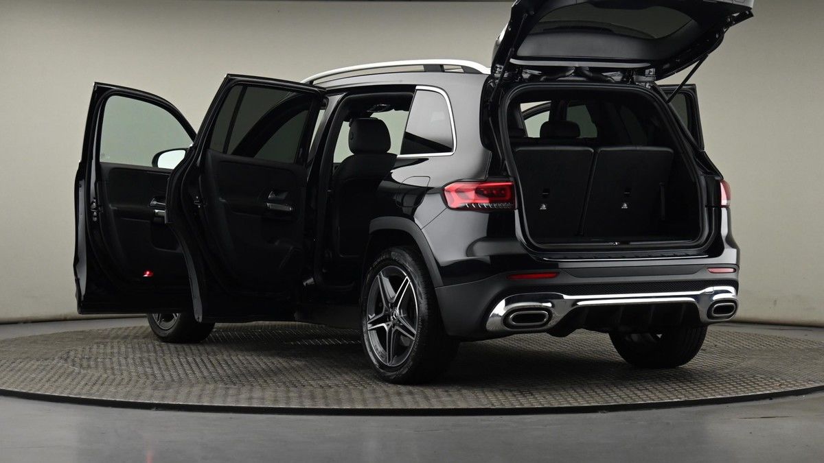 Mercedes-Benz GLB Image 29