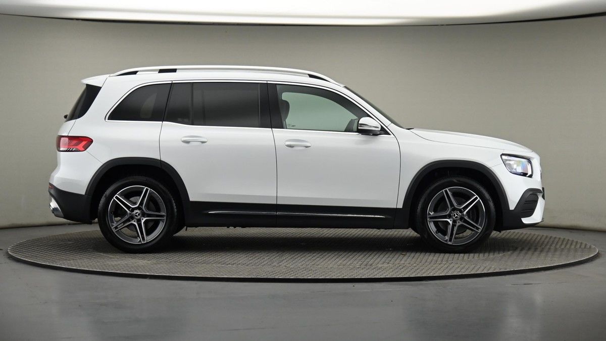 Mercedes-Benz GLB Image 26
