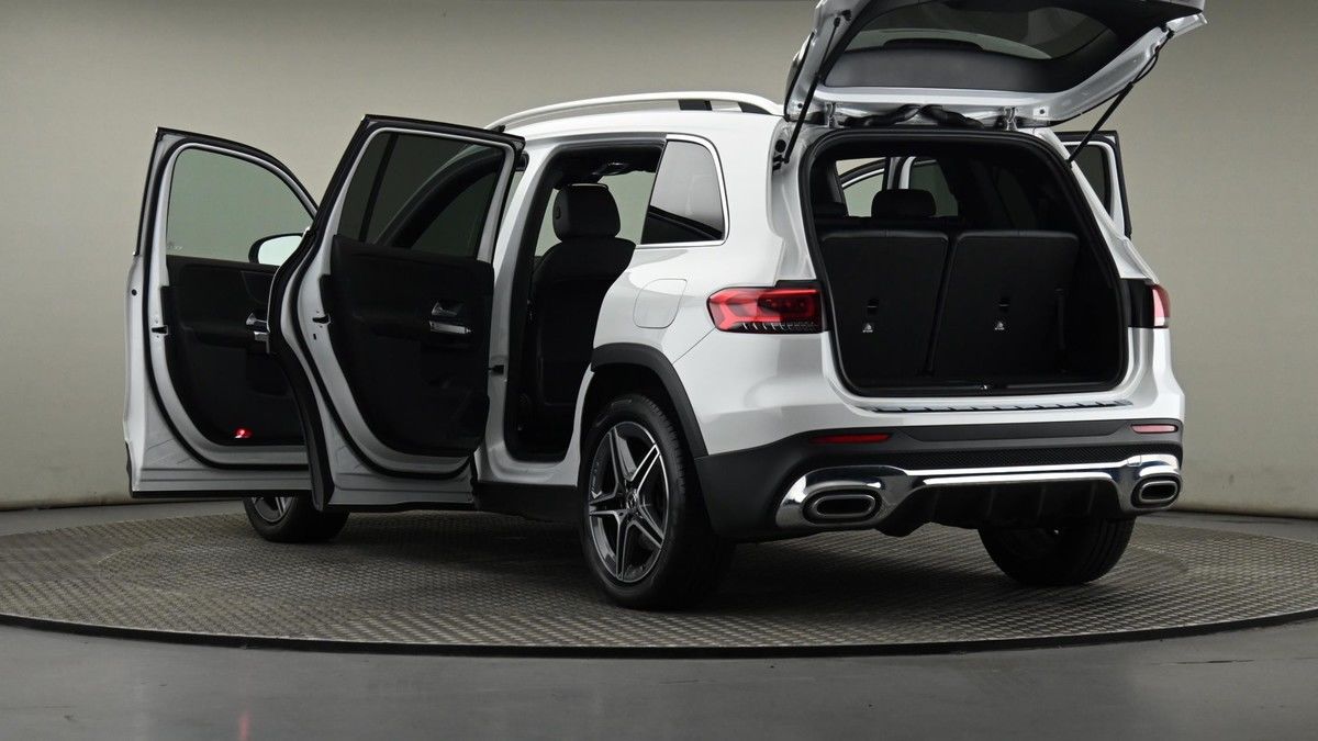 Mercedes-Benz GLB Image 28