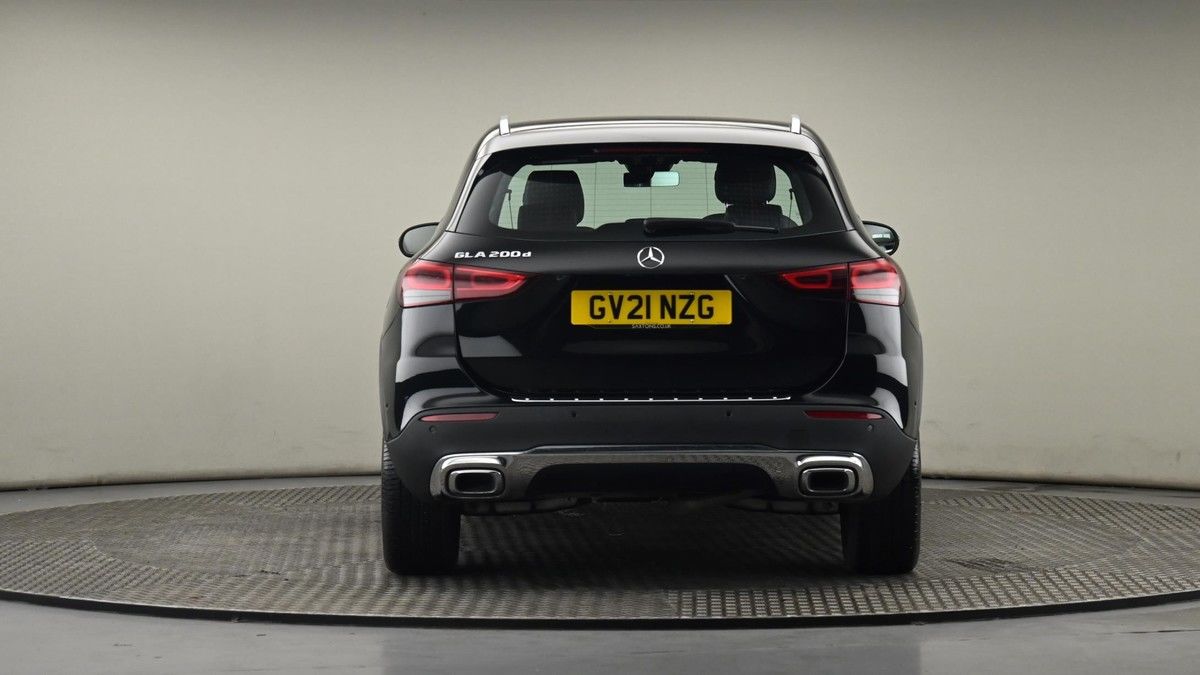 Mercedes-Benz GLA Image 25