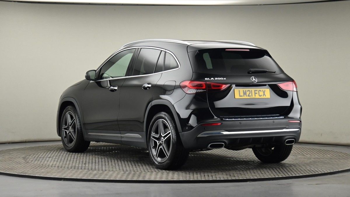 Mercedes-Benz GLA Image 23