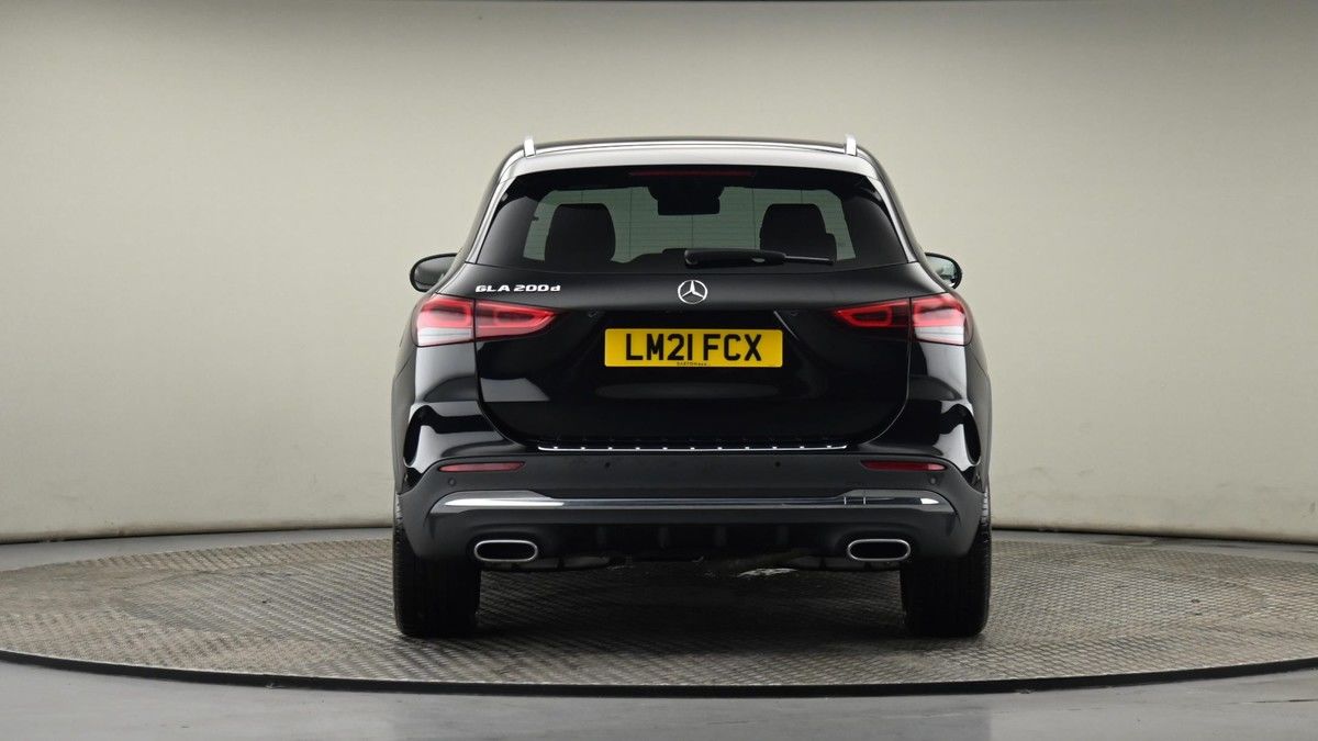 Mercedes-Benz GLA Image 24