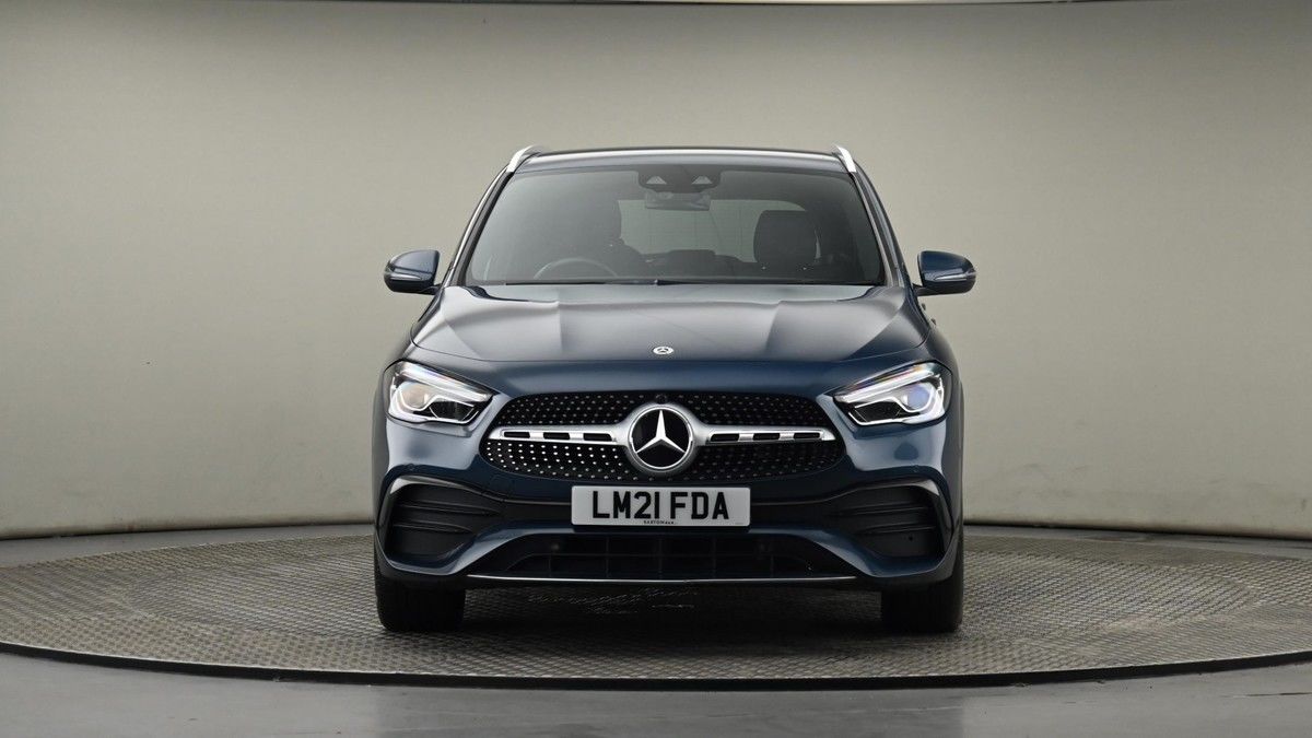 Mercedes-Benz GLA Image 21