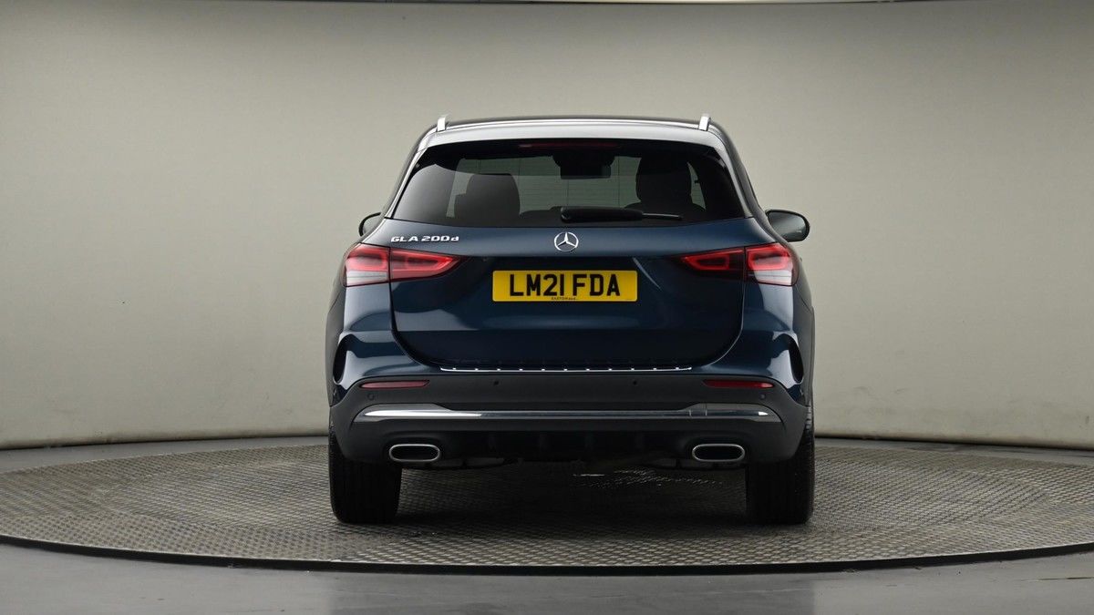 Mercedes-Benz GLA Image 25