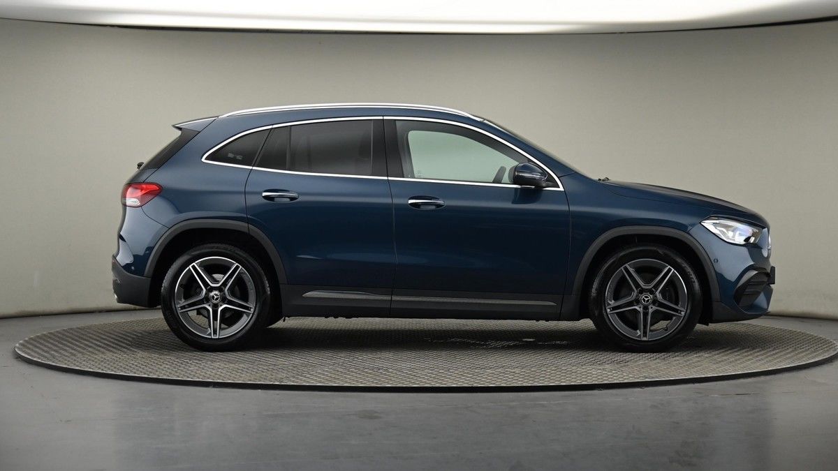 Mercedes-Benz GLA Image 27