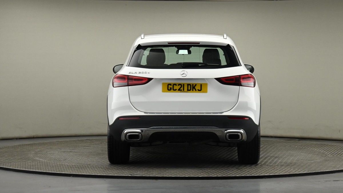 Mercedes-Benz GLA Image 25