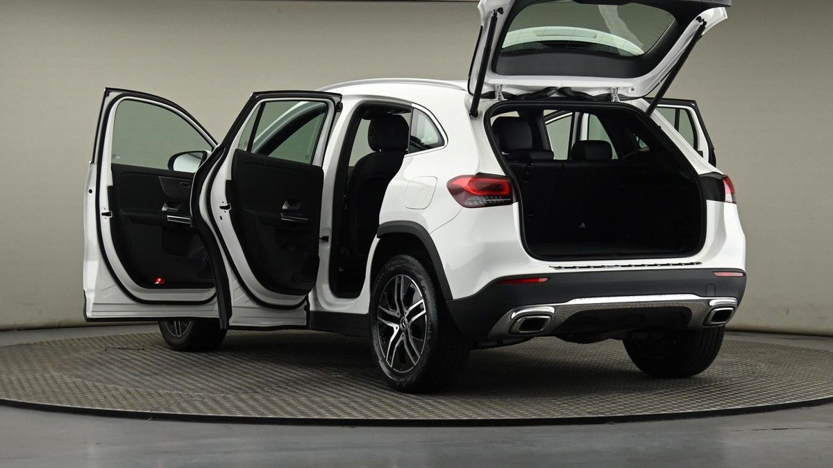 Mercedes-Benz GLA Image 29