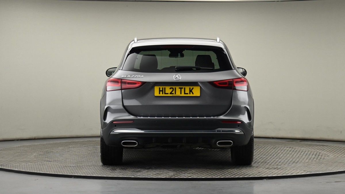 Mercedes-Benz GLA Image 24